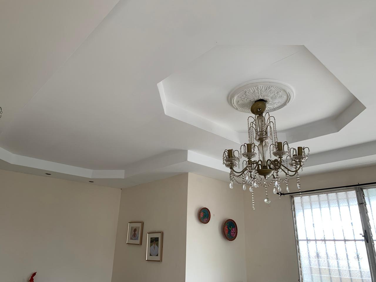 Techo decorativo y sala de casa en venta en Las Lomas, La Chorrera