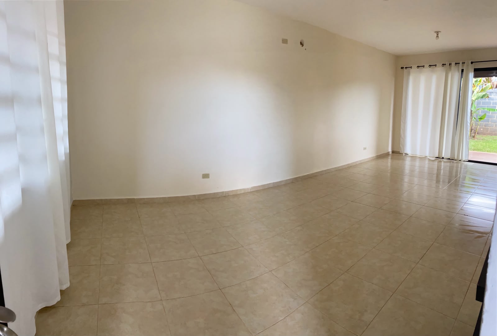 Sala principal amplia y funcional